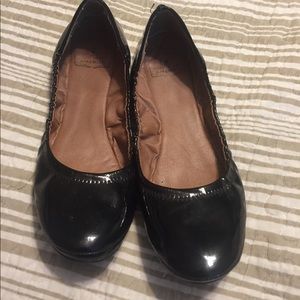 Lucky flats black patent lightly worn